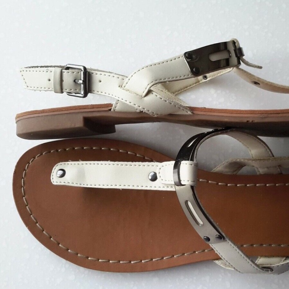 Dolce Vita Beige Flip Flop Sandals Size 8.5